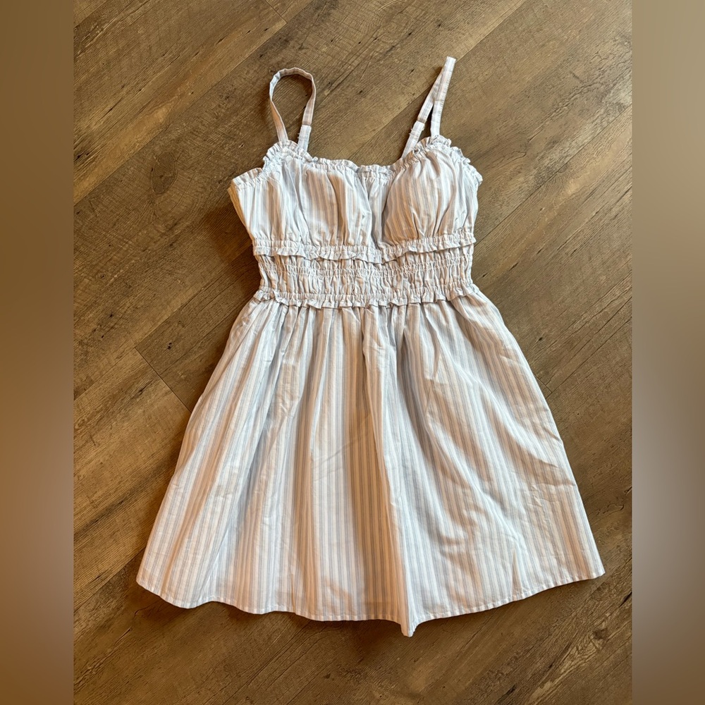 Abercrombie Bra-Free Smocked Mini Dress NWT Size Medium Pockets Summer